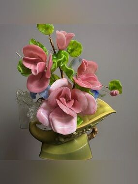 Roseville Pottery Floral Arrangement with Green Leaves - Vintage 1949